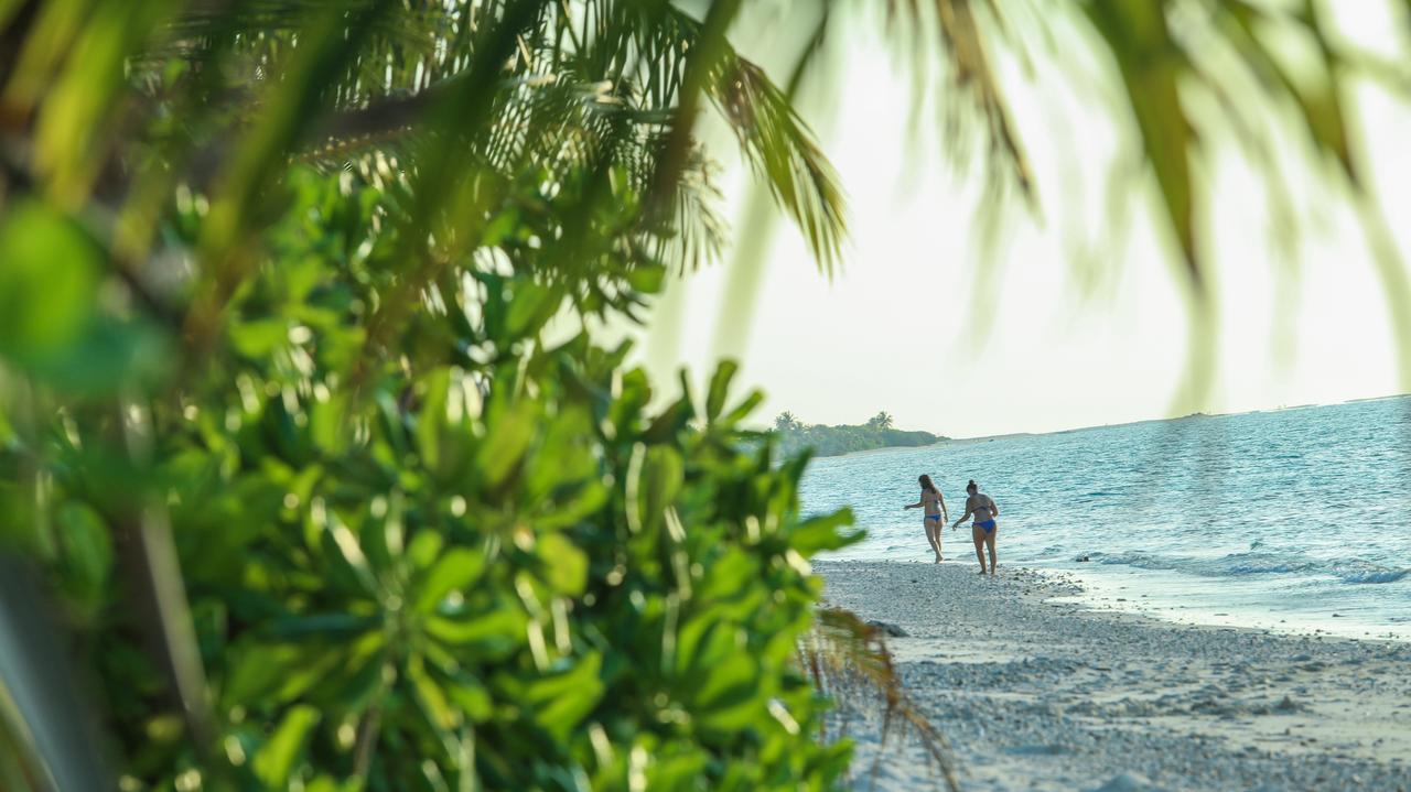 Dhigurah Retreat Beach Hotel Exterior photo