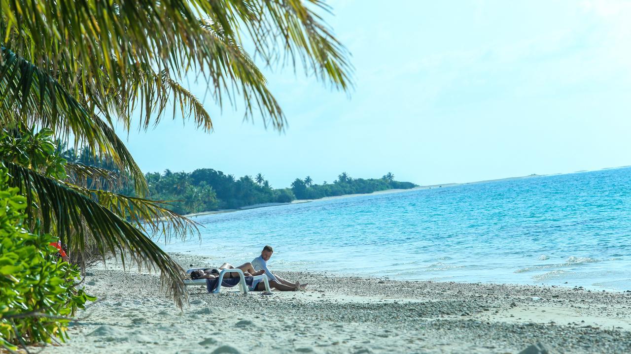 Dhigurah Retreat Beach Hotel Exterior photo